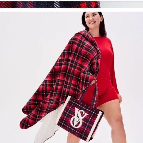 Victoria’s Secret Christmas holiday plaid tote NWT - Picture 7 of 7